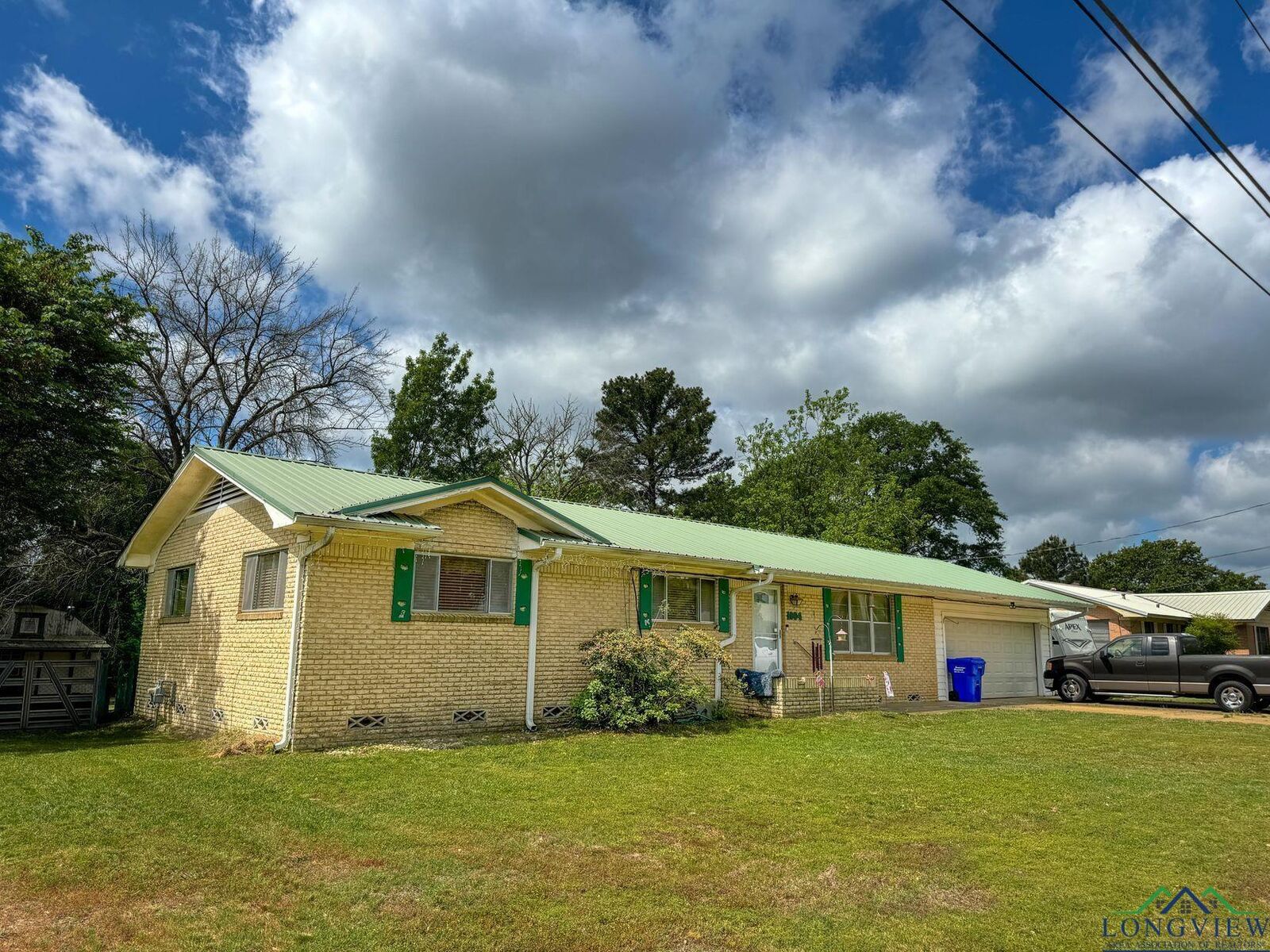 Property Photo:  1004 Hillcrest Street  TX 75563 