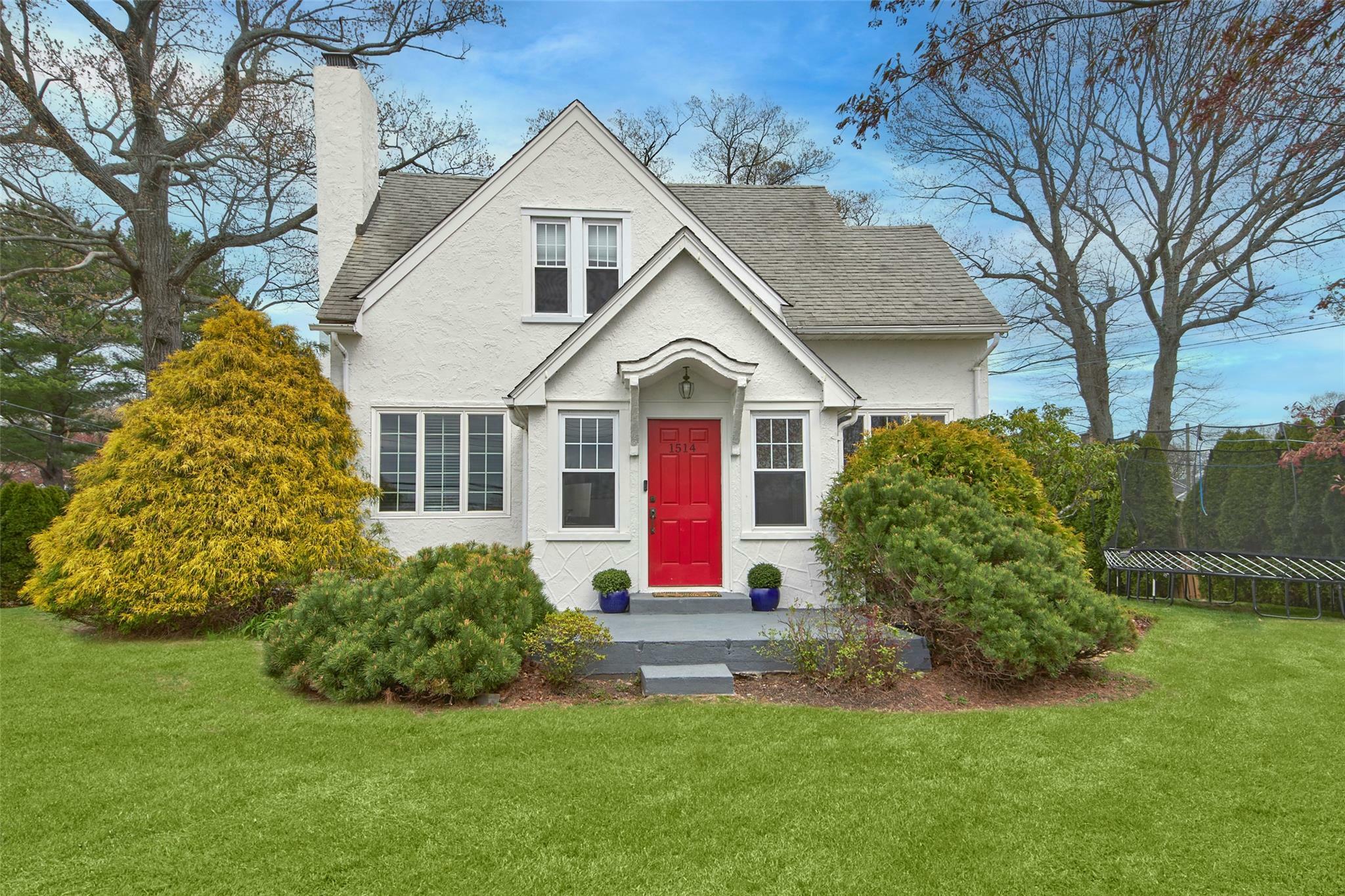 Property Photo: 1514 Old Orchard Street NY 10604