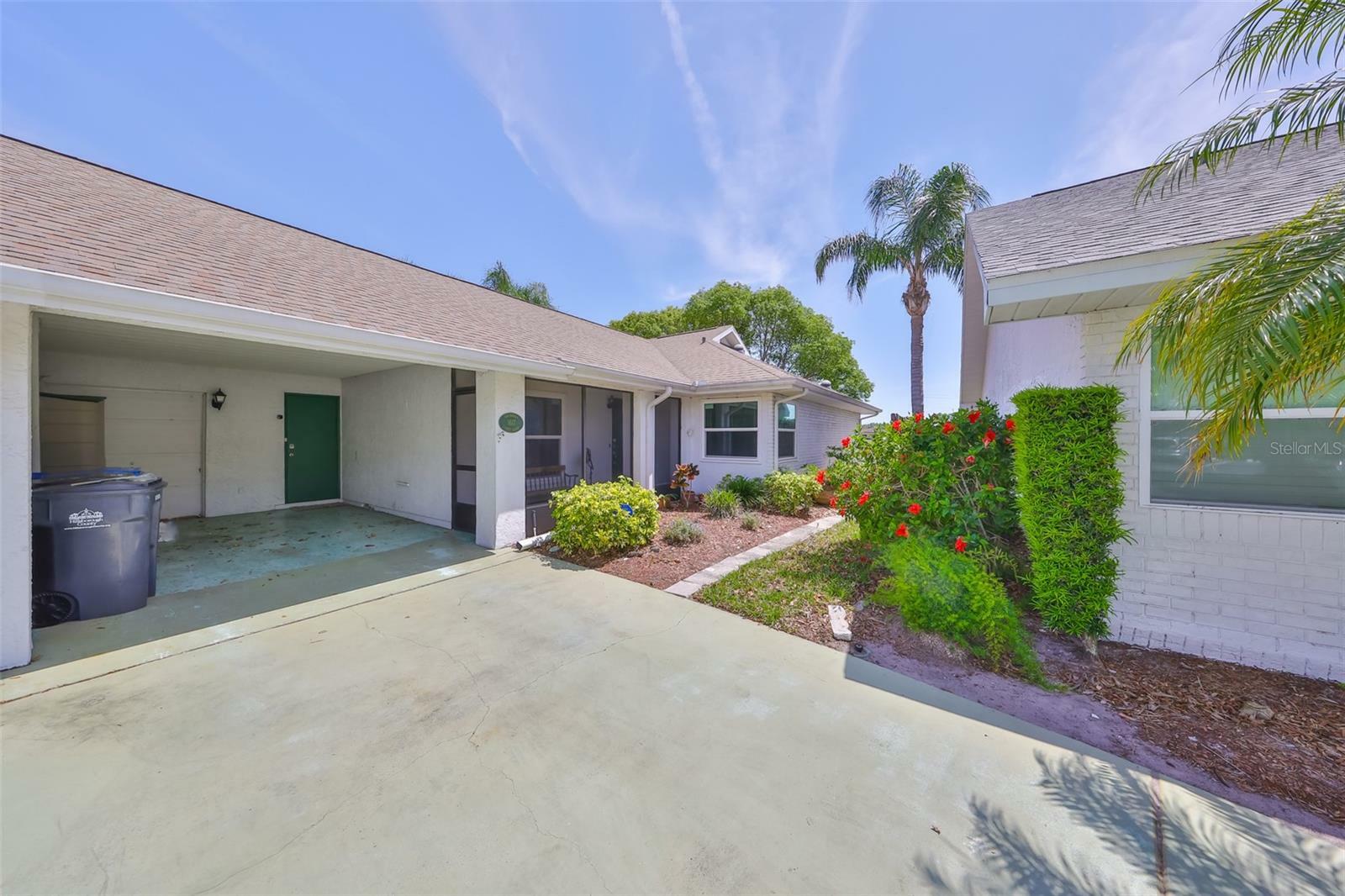 Property Photo: 1617 Comfy Court FL 33573