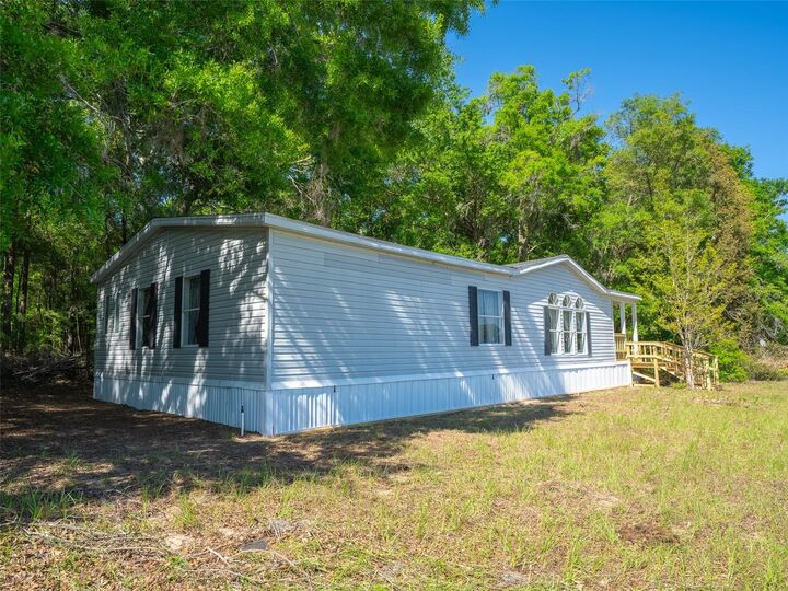 Property Photo:  11002 SW 282nd Street  FL 32669 