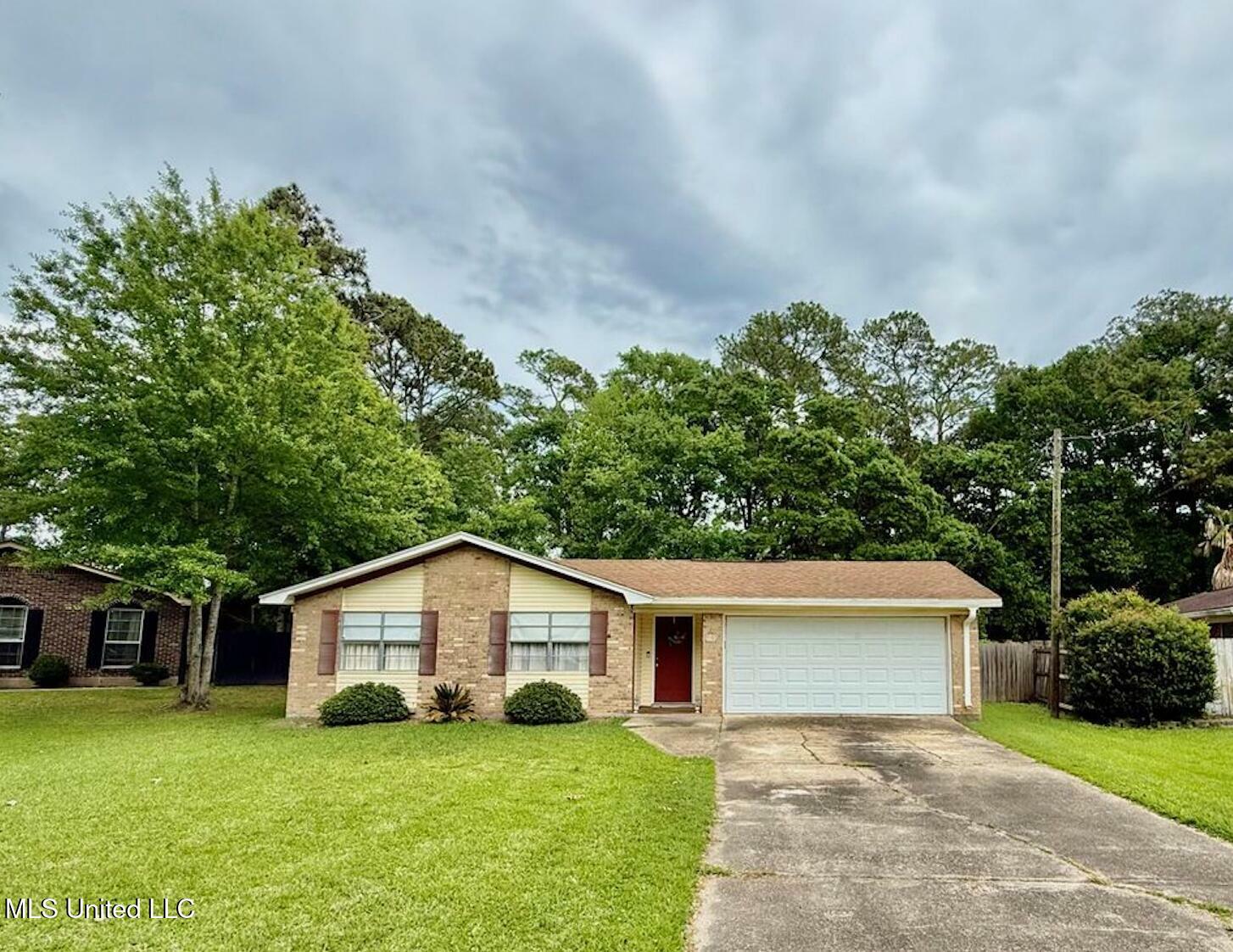 Property Photo: 1806 Pat Drive MS 39553