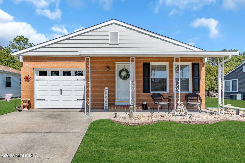 27 Selkirk Avenue  Toms River NJ 08757 photo