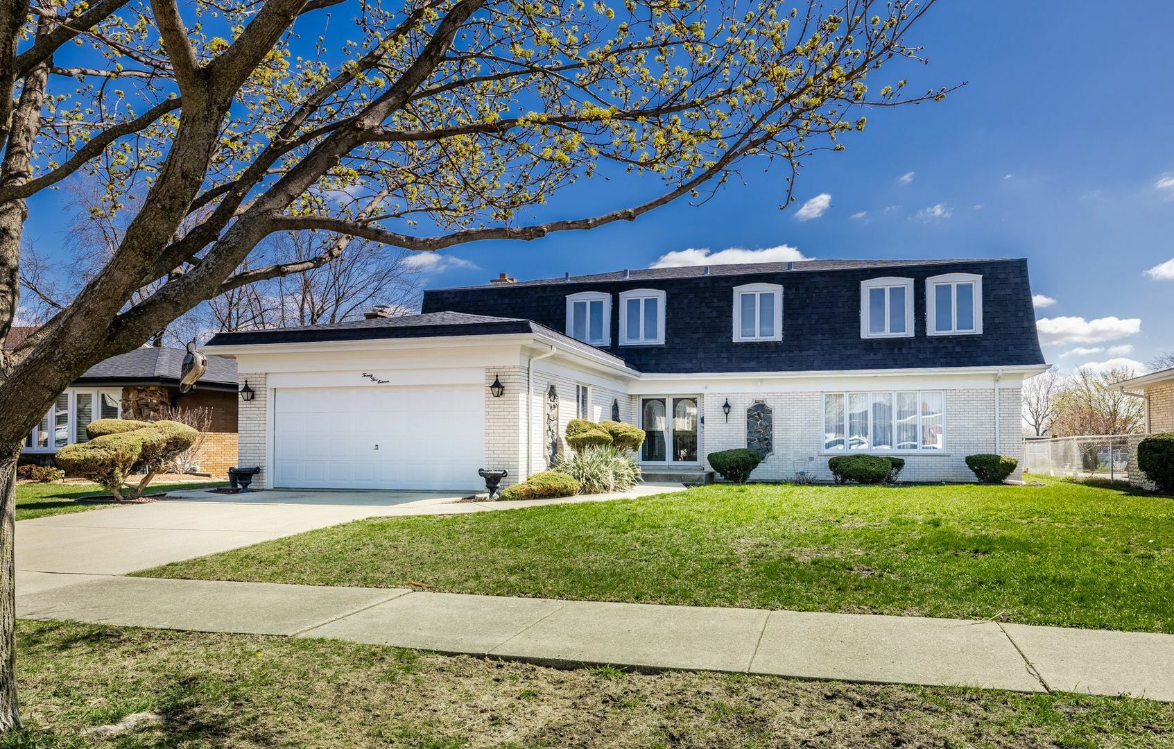 Property Photo: 2511 Nelson Square IL 60154