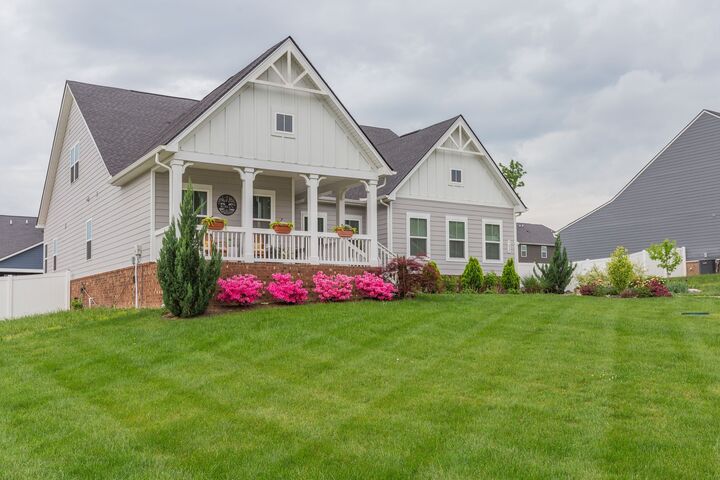 Property Photo: 1624 Lila Dr TN 37128