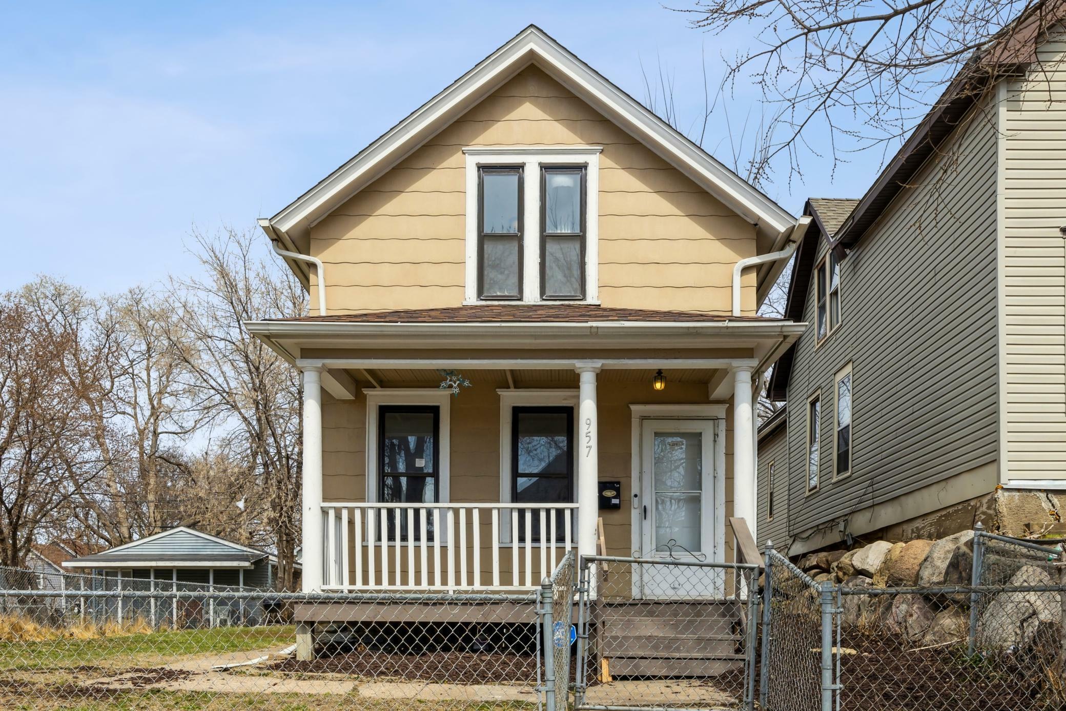 Property Photo: 957 Euclid Street MN 55106