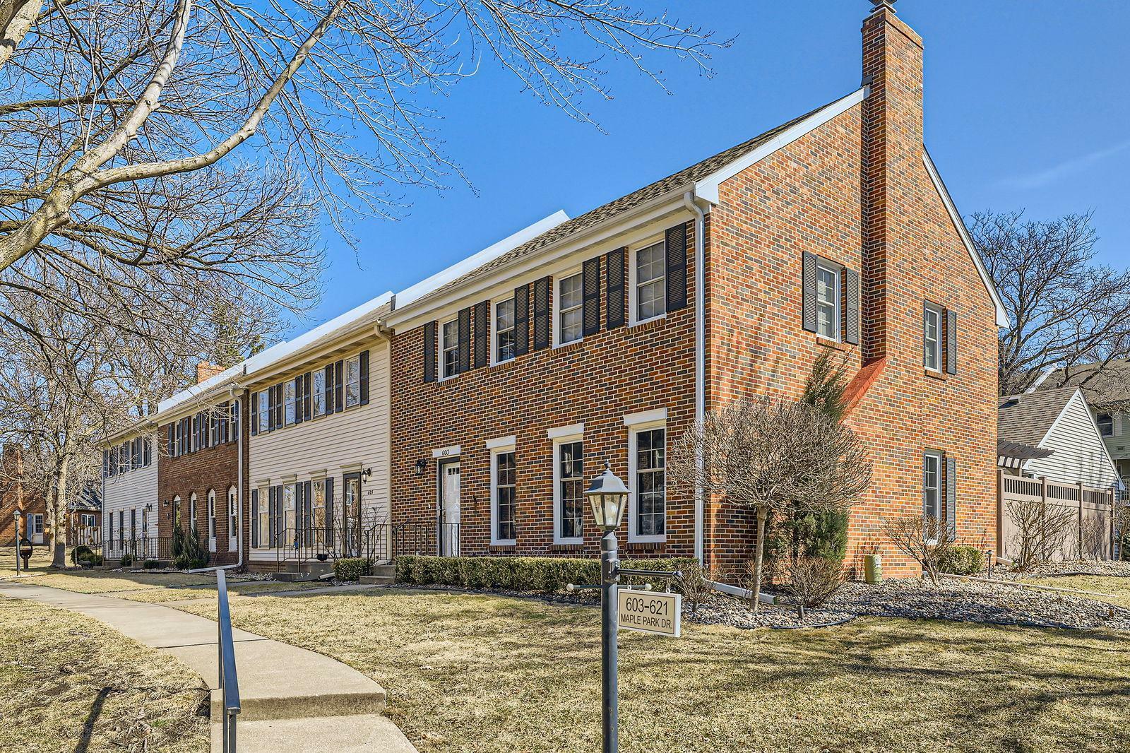 Property Photo: 605 Maple Park Drive MN 55118