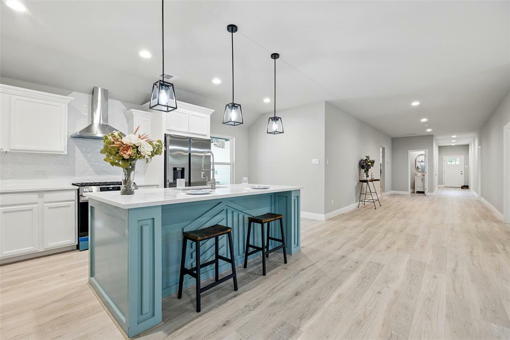 Property Photo: 2833 W Biddison Street TX 76109