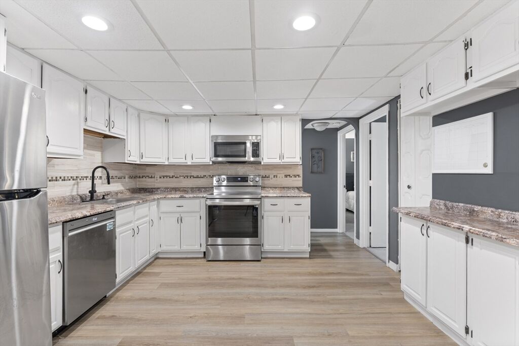 Property Photo:  7 Shadowbrook Ln 10  MA 01757 