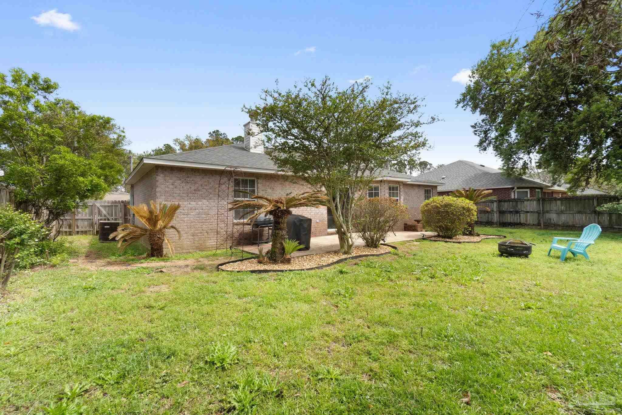 Property Photo: 2657 Hidden Estates Cir FL 32566