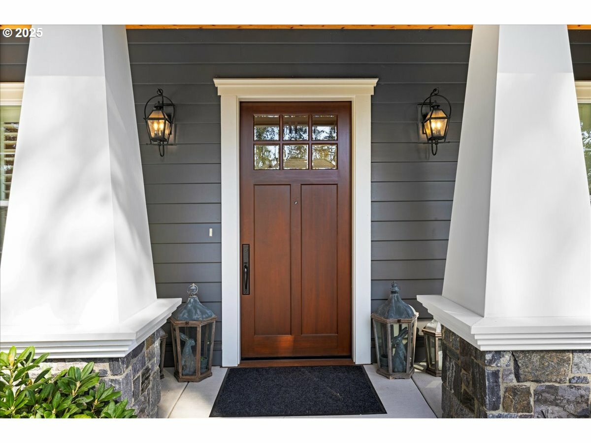 Property Photo: 4277 Upper Dr OR 97035