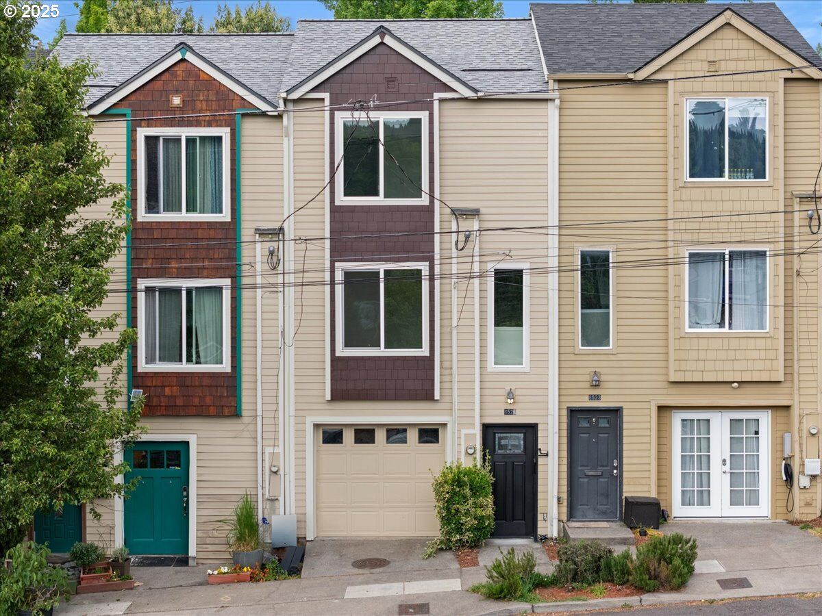 Property Photo:  8527 N Princeton St  OR 97203 