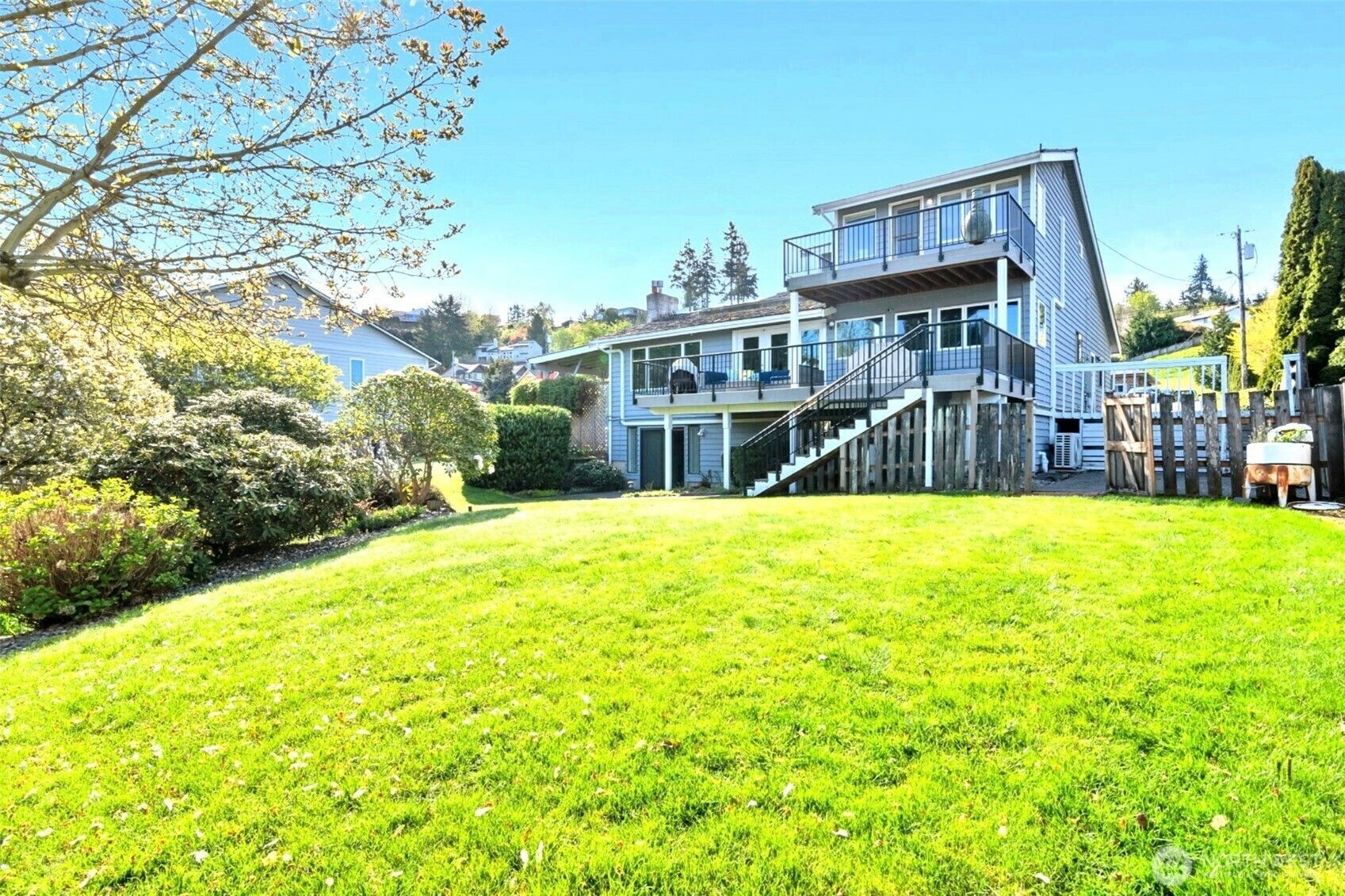 Property Photo: 3521 Upland Avenue WA 98203