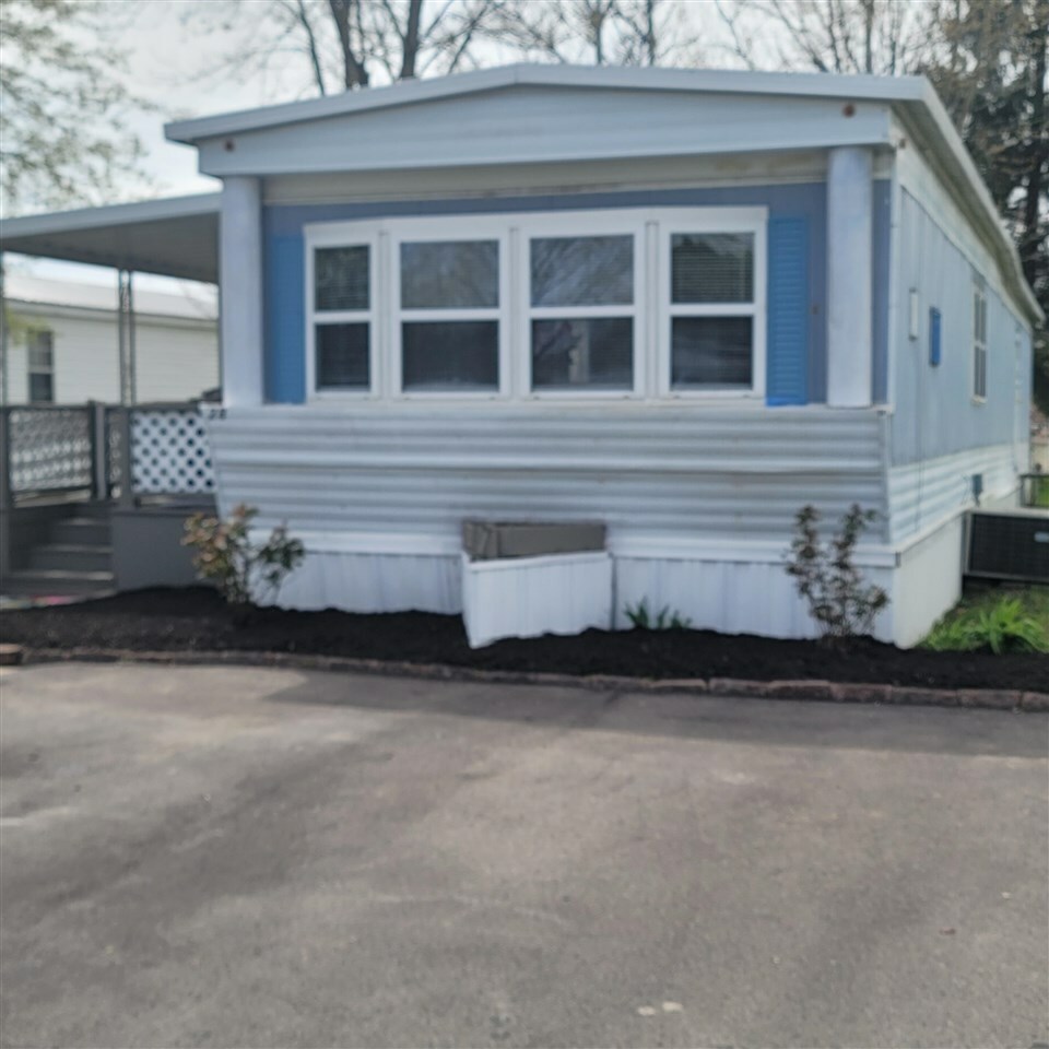 Property Photo:  28 Dogwood Drive  IN 47374 