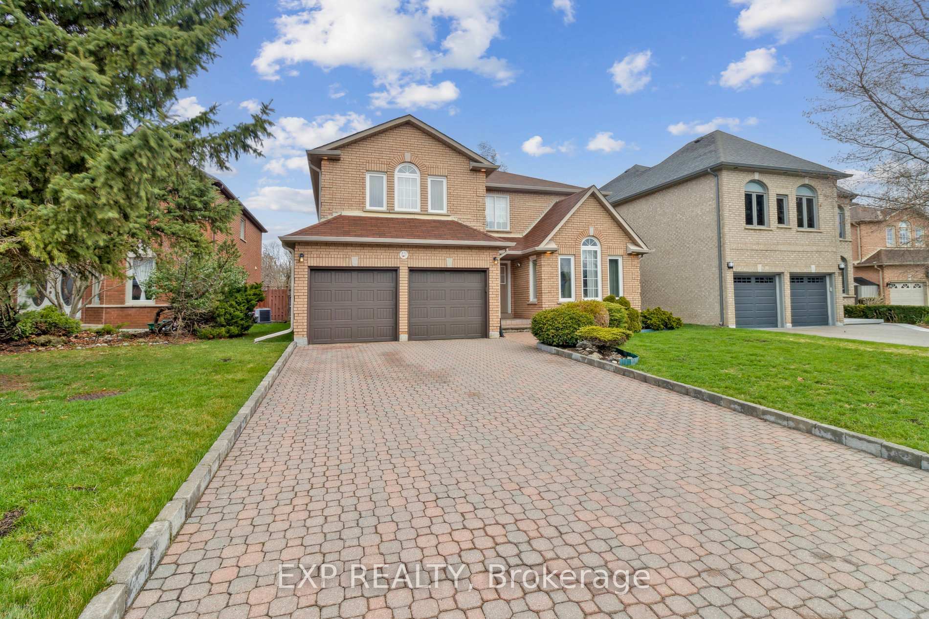 Property Photo: 21 Cantex Court ON L4S 1B1