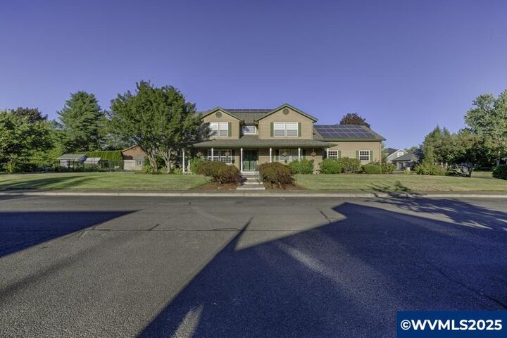 692 SE Cypress Av  Dallas OR 97338 photo