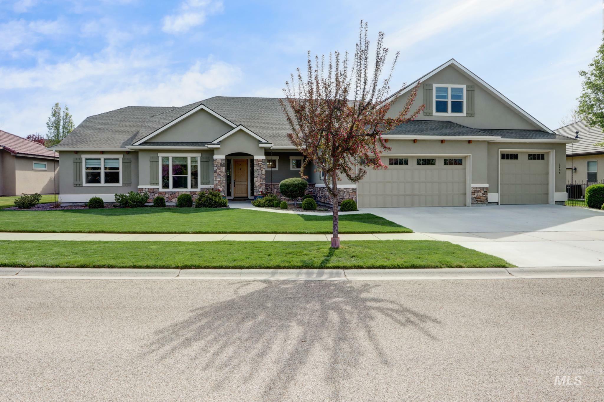 Property Photo: 1856 N Livorno Way ID 83616-5228