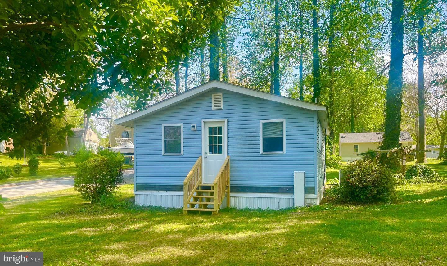 Property Photo: 5425 Chesapeake Avenue MD 20685