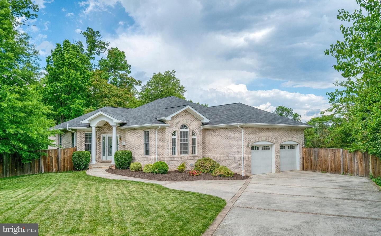 Property Photo:  5712 Glenmullen Place  VA 22303 