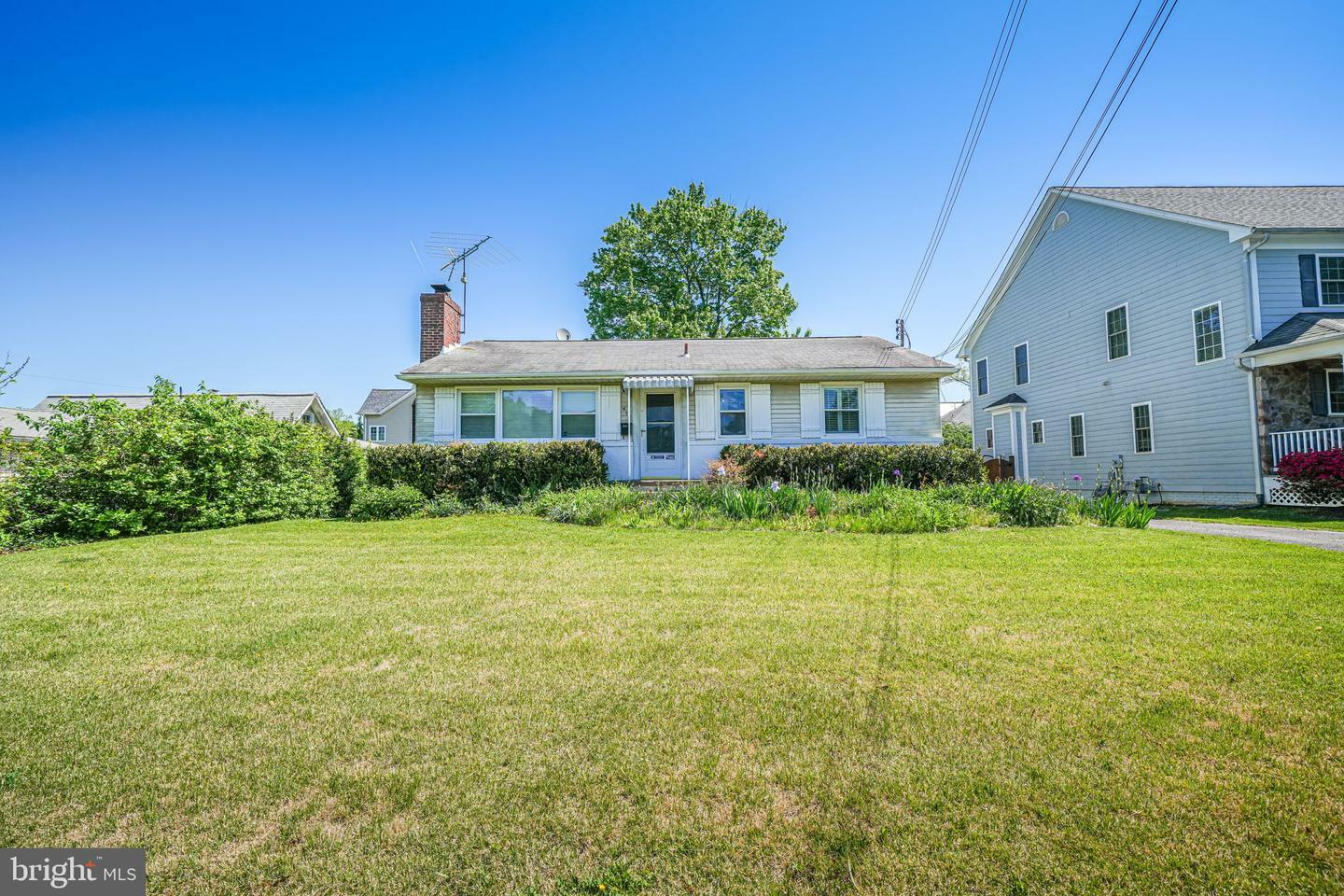 Property Photo: 415 N Harrison Street VA 22203
