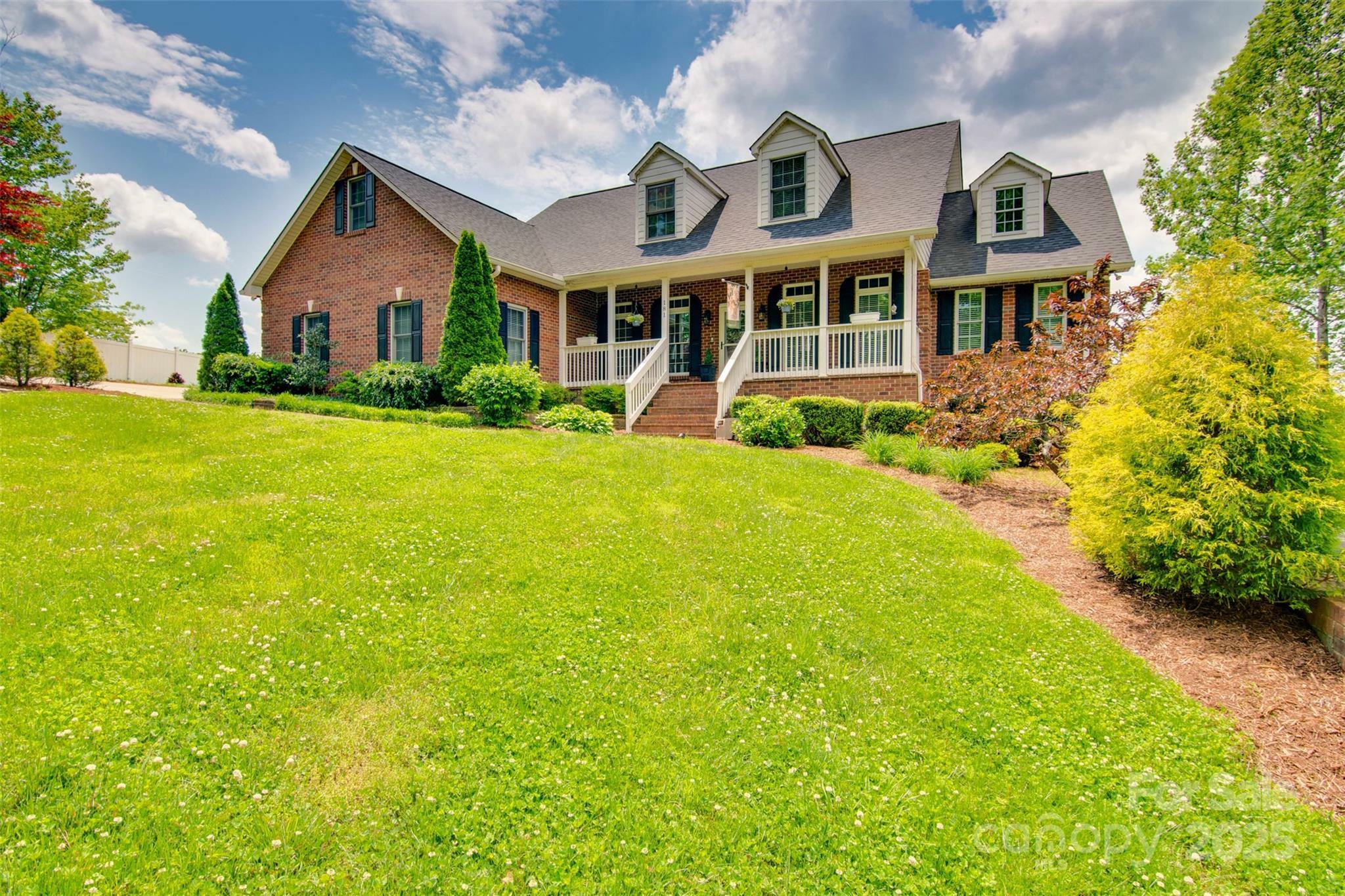Property Photo: 181 Edgewater Road NC 28601