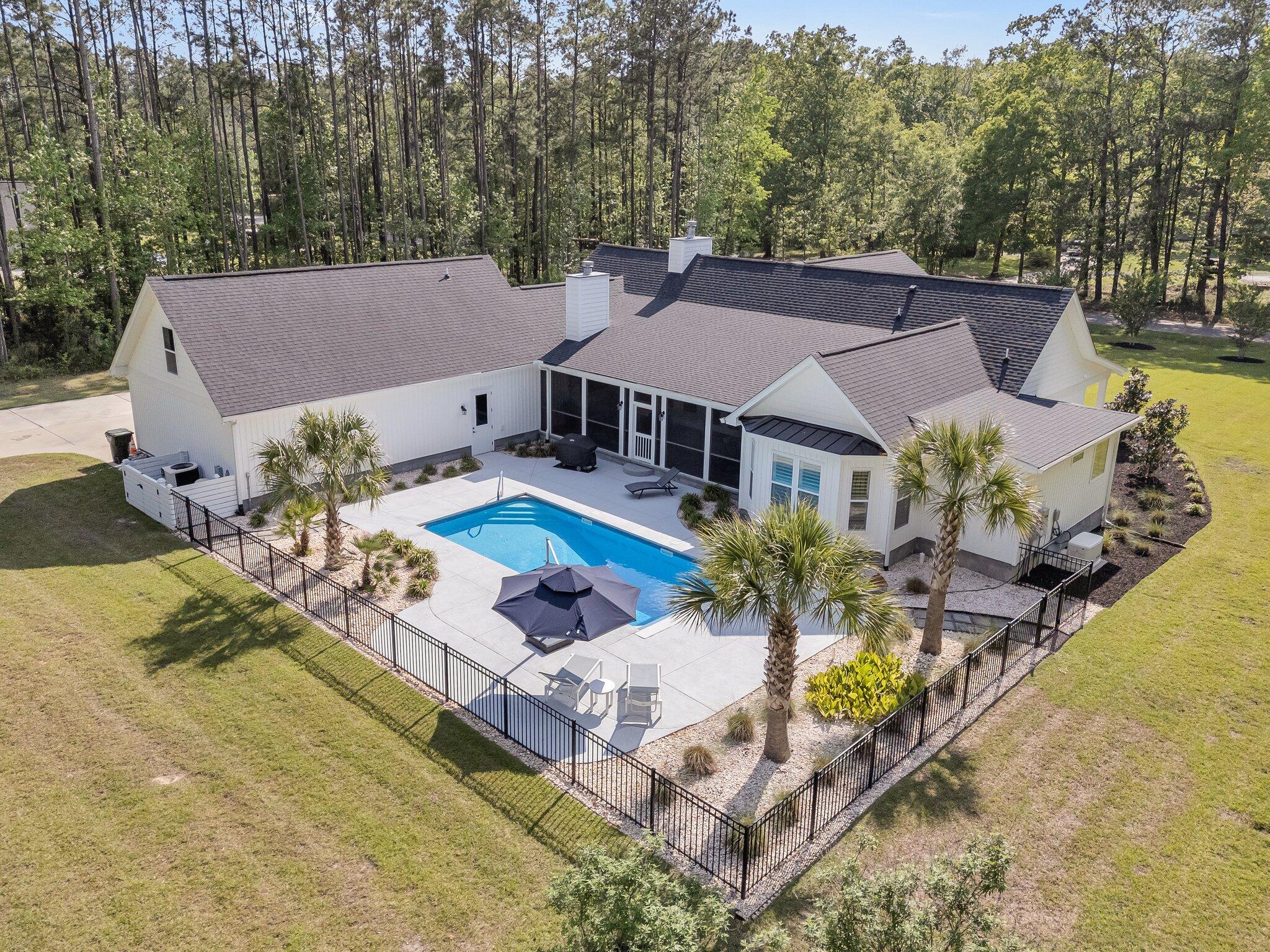 Property Photo: 1245 Saddlehorn Road SC 29486