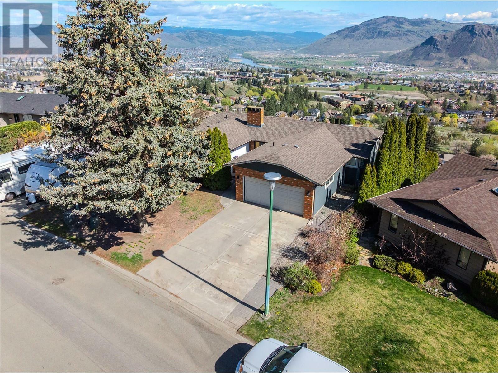 Property Photo: 396 Gleneagles Drive BC V2E 1Z4