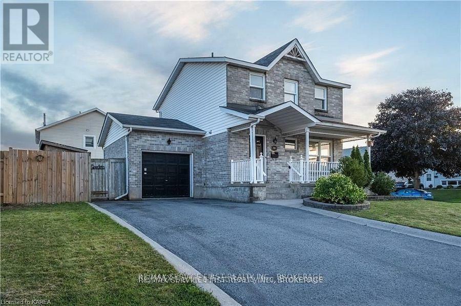 Property Photo: 363 Waterloo Drive ON K7M 8L2