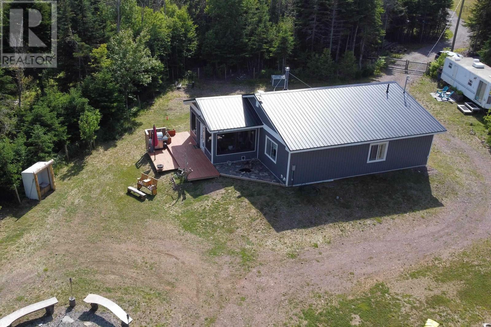 Property Photo: 498 Fox Point Road NS B0M 1S0