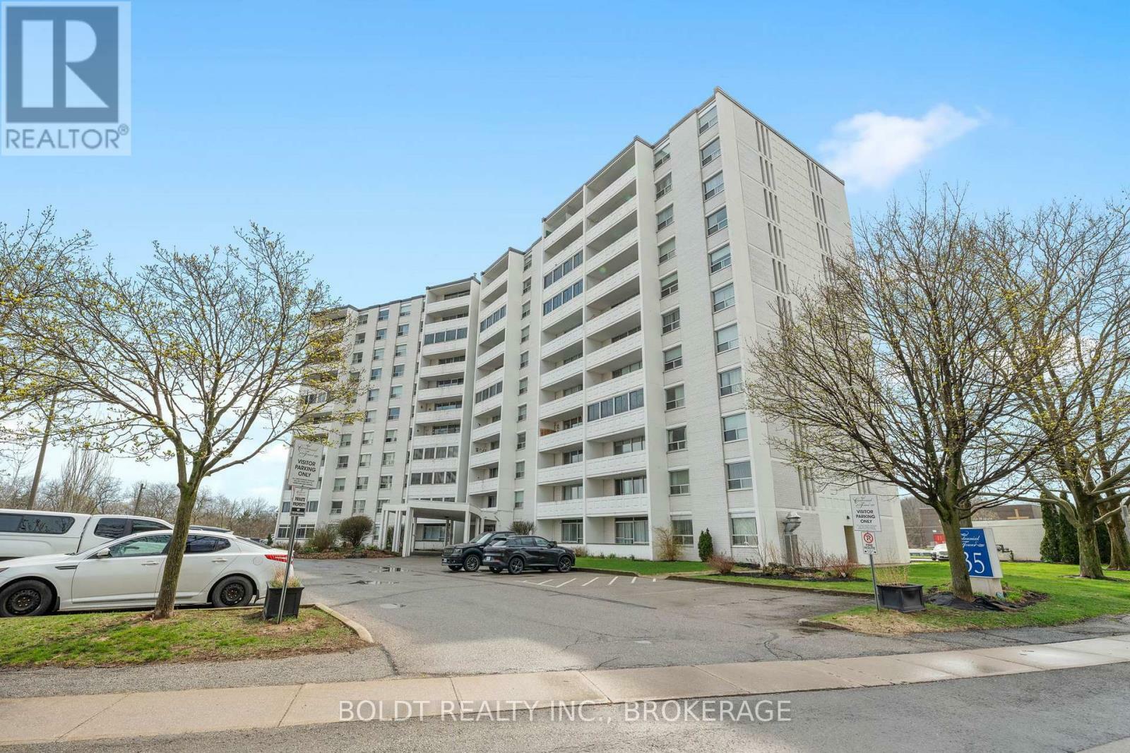 Property Photo: 35 Towering Heights Boulevard 809 ON L2T 3G8