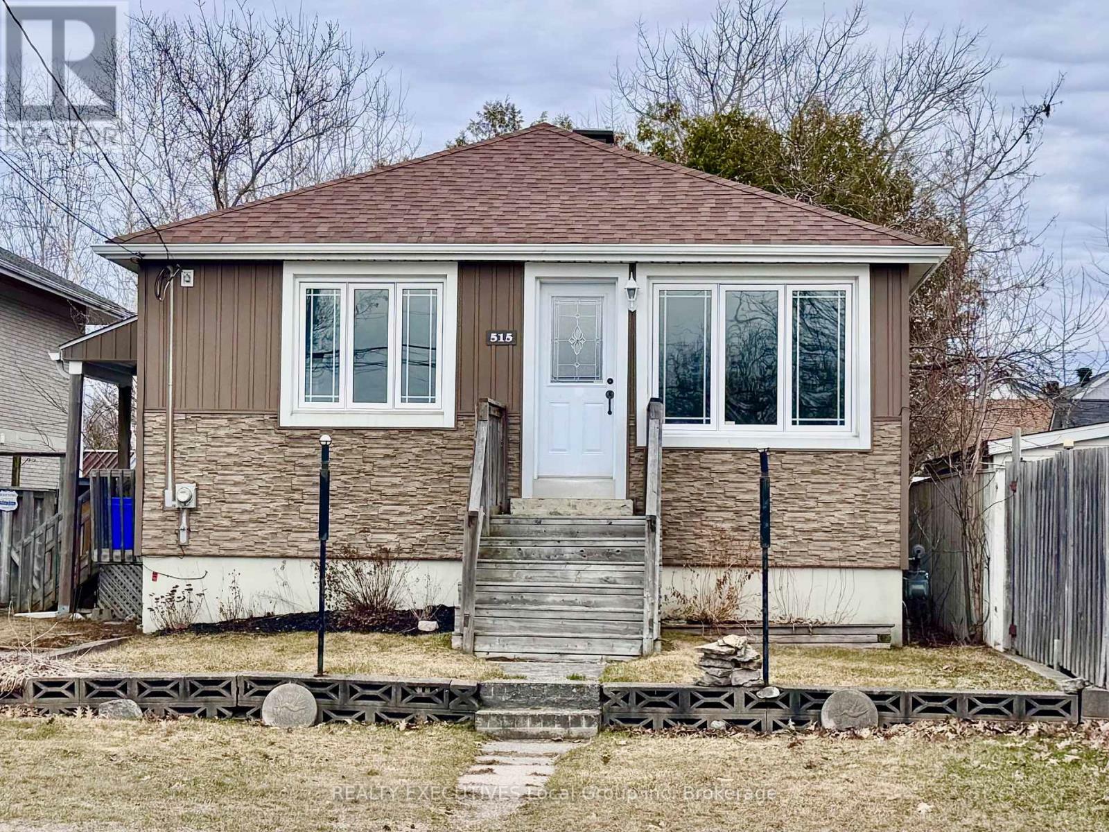 Property Photo: 515 Stockdale Road ON P1B 6L1