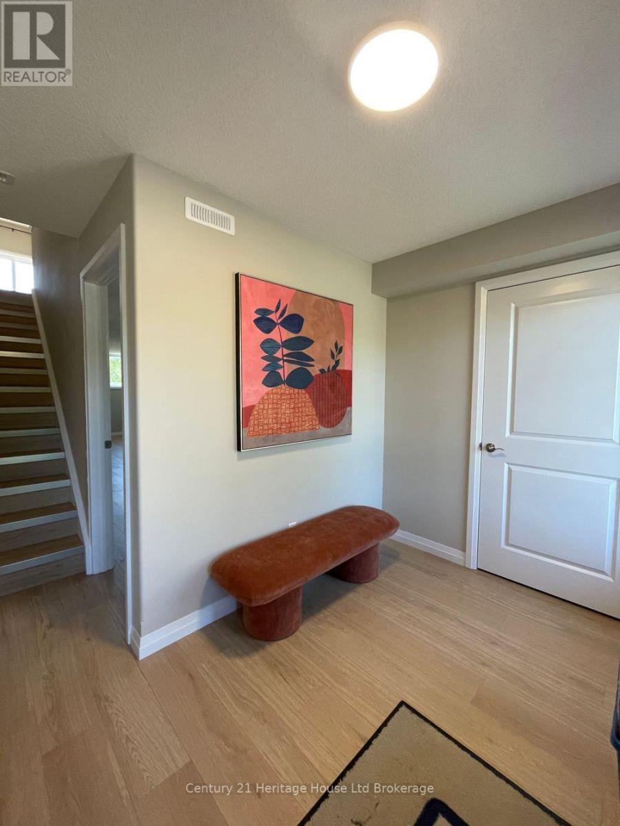 Property Photo: 19 Anderson Street 12 ON N4S 9A3