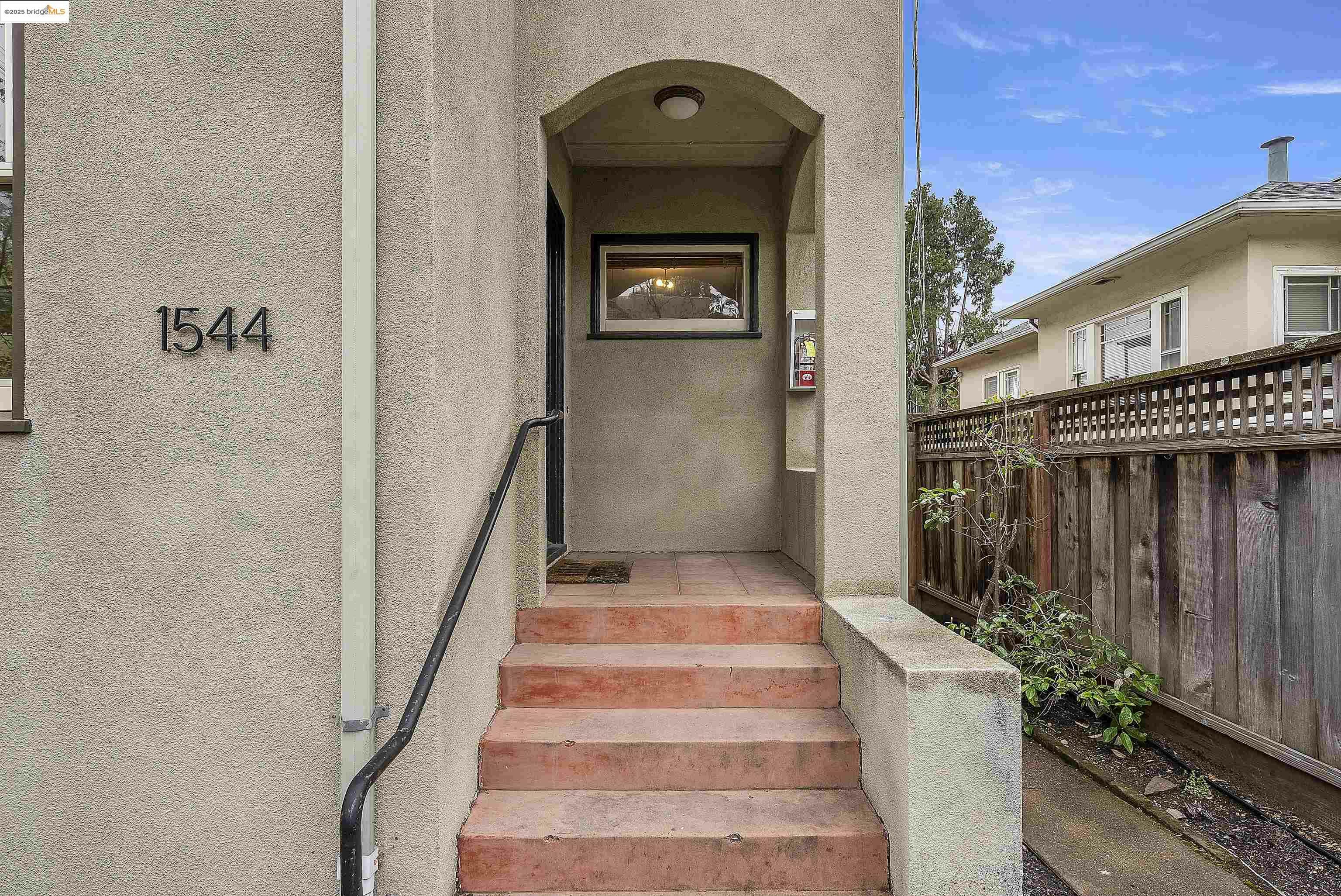 Property Photo: 1544 Spruce St CA 94709