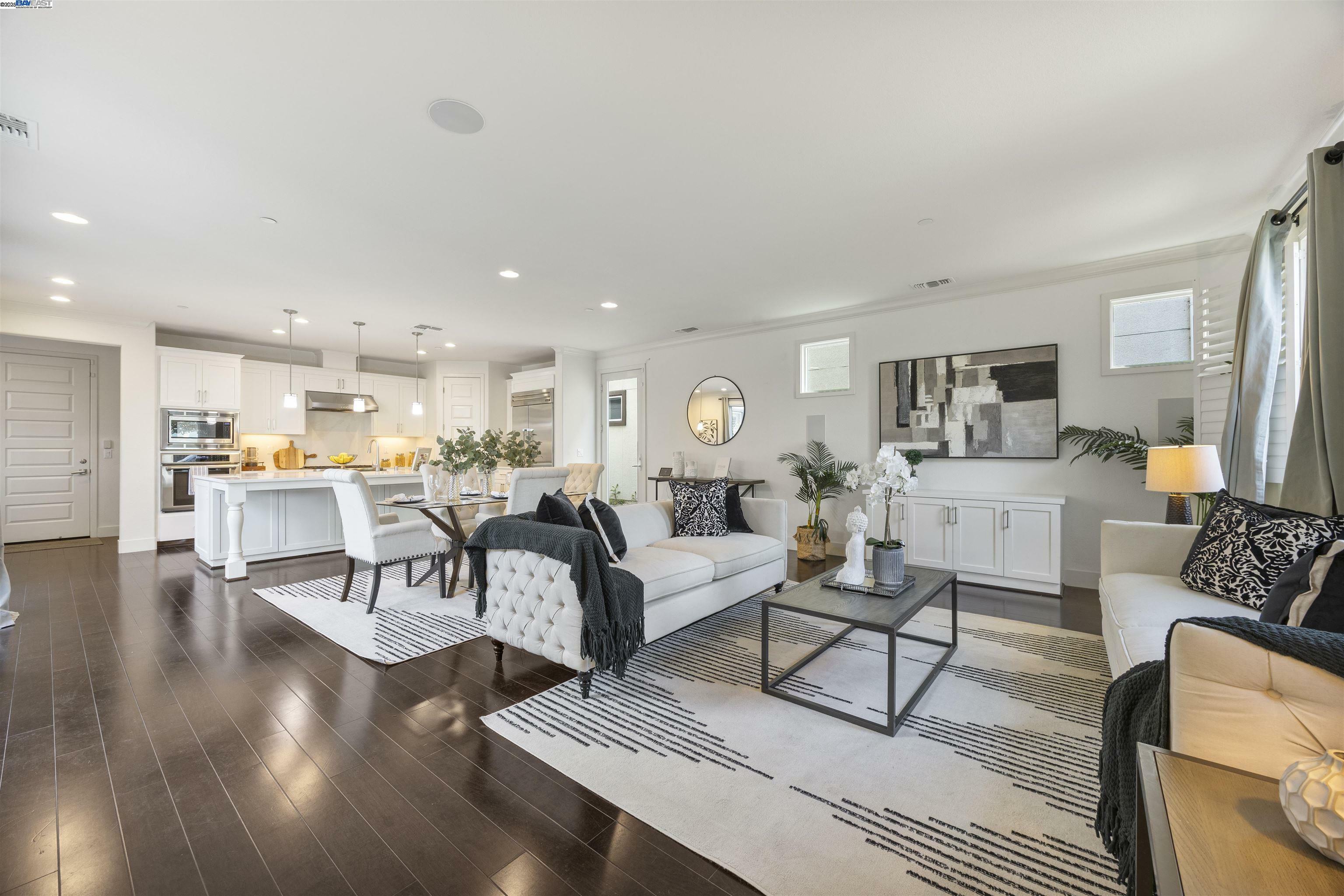 Property Photo:  2758 Bette St  CA 94501 