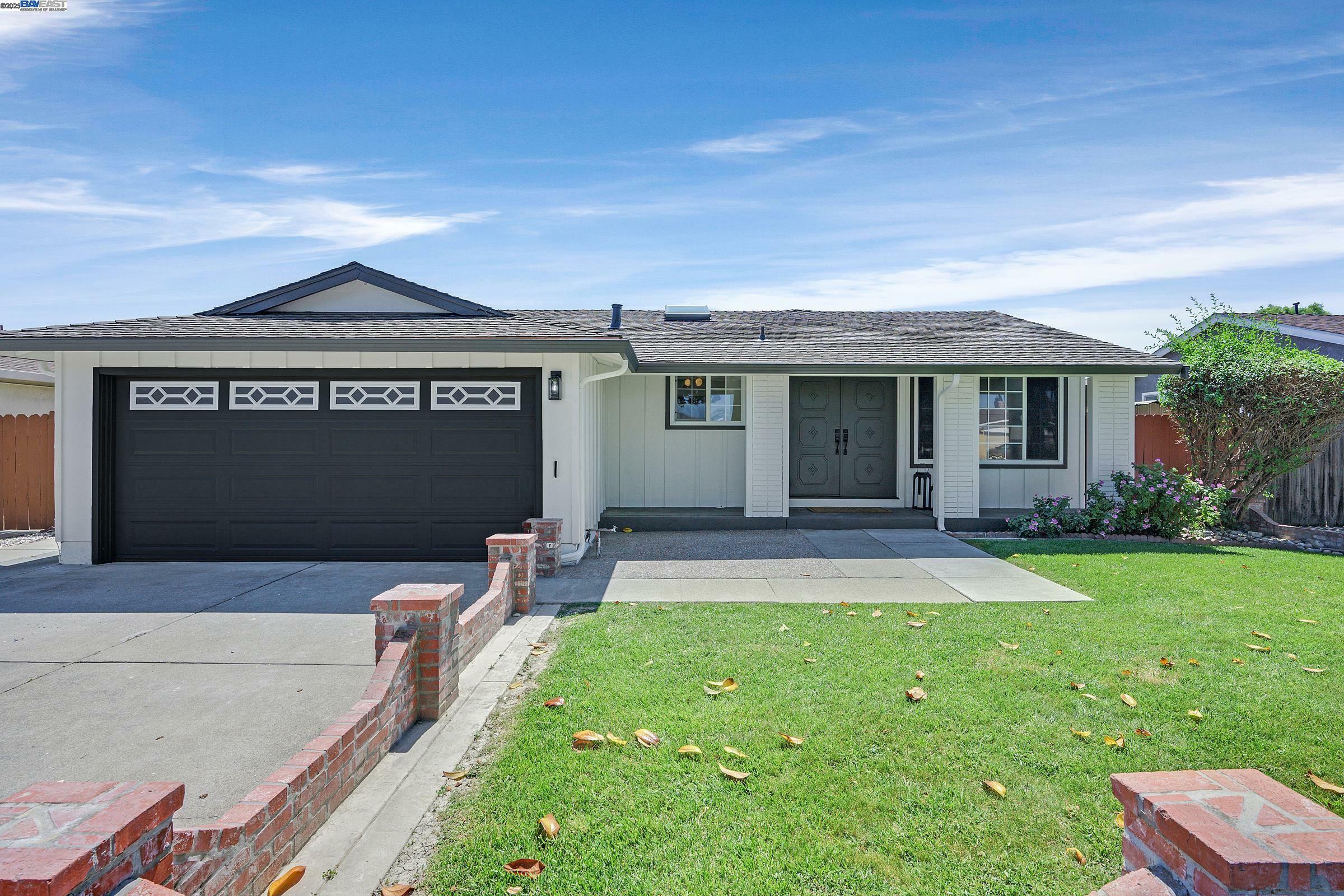 Property Photo: 32255 Coronation Dr CA 94587