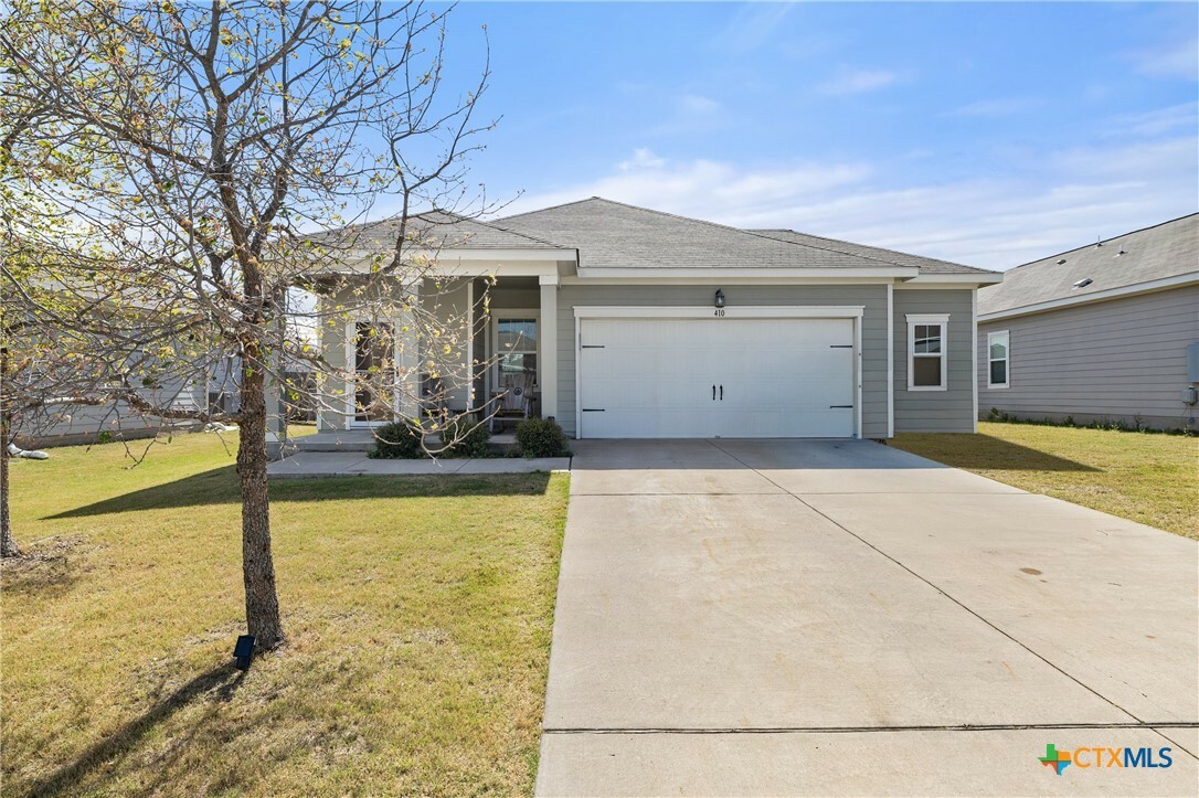 Property Photo: 410 Senca Loop TX 78640