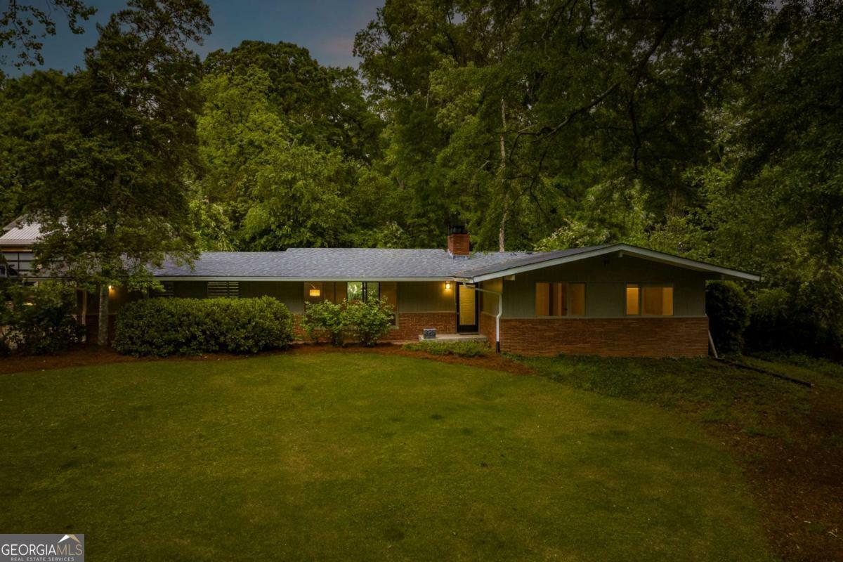 Property Photo: 325 Duncan Springs Road GA 30606
