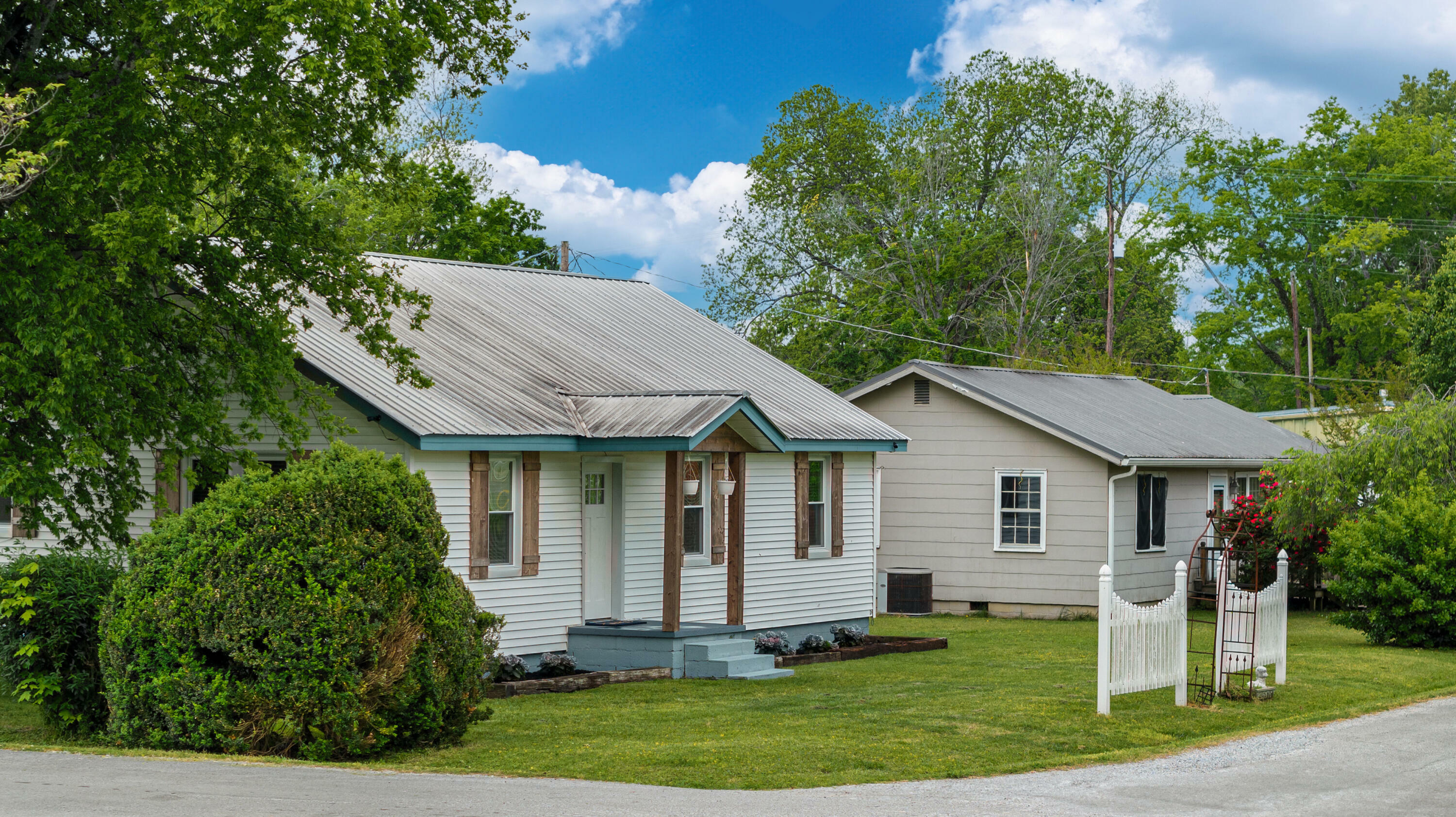 Property Photo: 302 Nebraska Avenue Avenue AL 35772