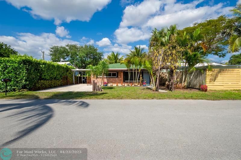 Property Photo: 1223 NW 1st Ave FL 33311