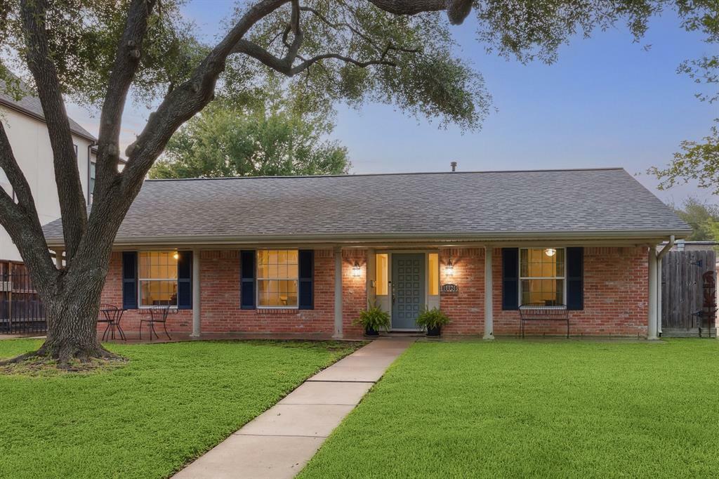 10826 Lasso Lane  Houston TX 77079 photo