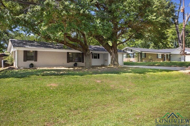 Property Photo:  2338 Jacksonville Drive  TX 75654 