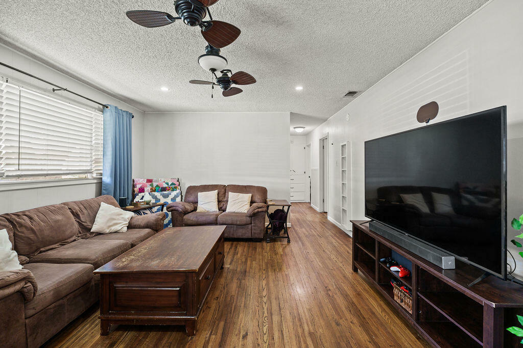 Property Photo: 601 7th Street TX 79382