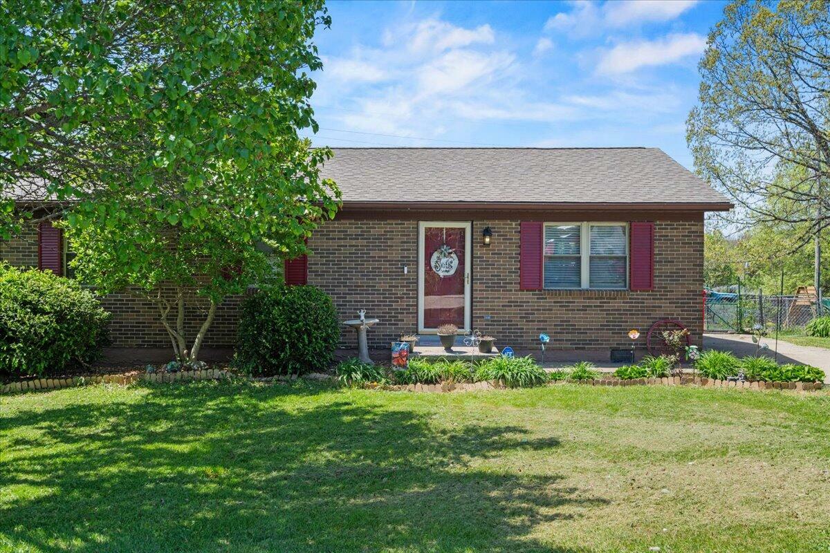 Property Photo: 120 Springside Court KY 40601