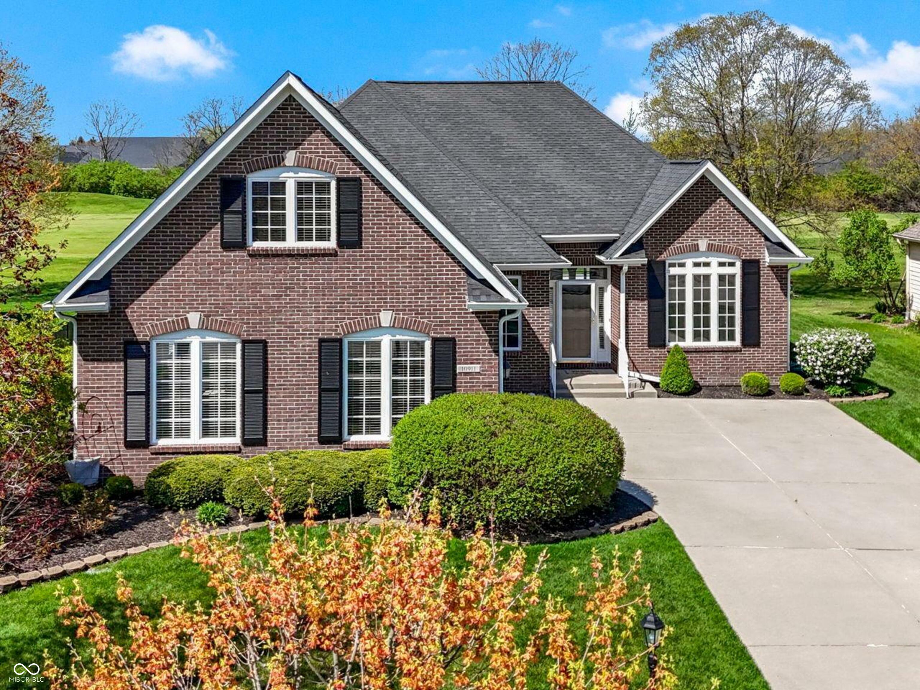 Property Photo: 10911 Innisbrooke Lane IN 46037