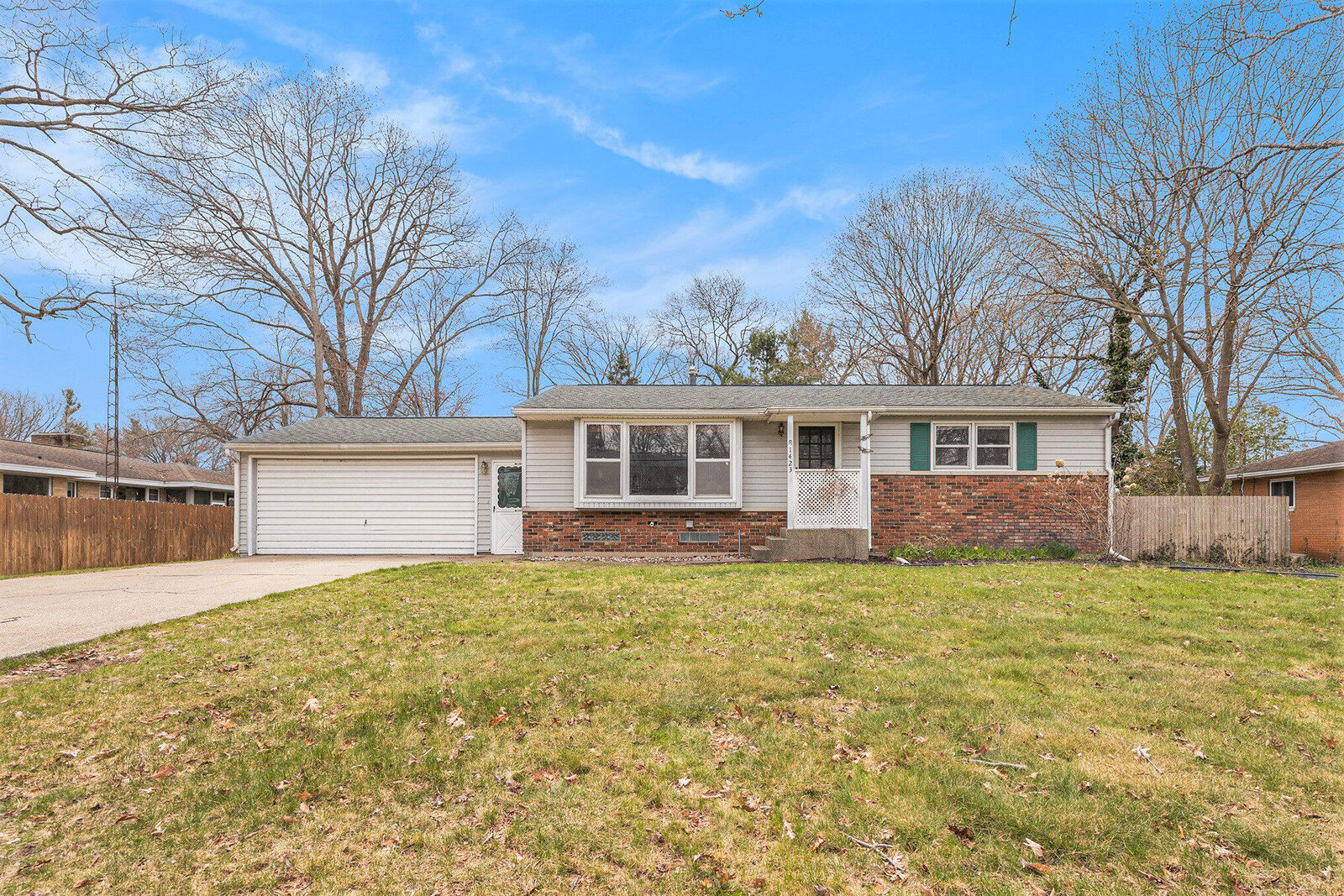 Property Photo:  1423 W Norton Avenue  MI 49441 