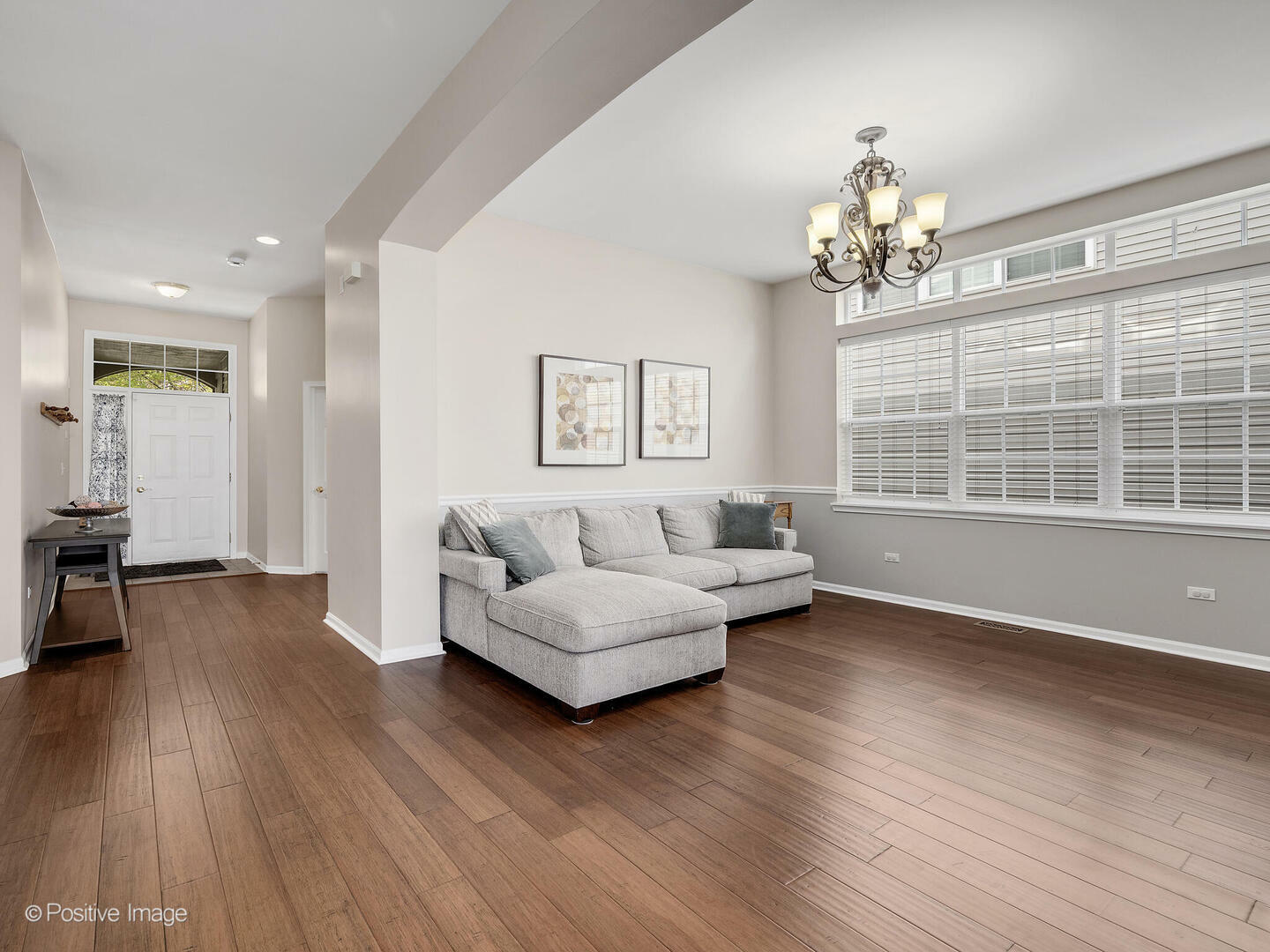 Property Photo: 1683 Briarheath Drive IL 60505