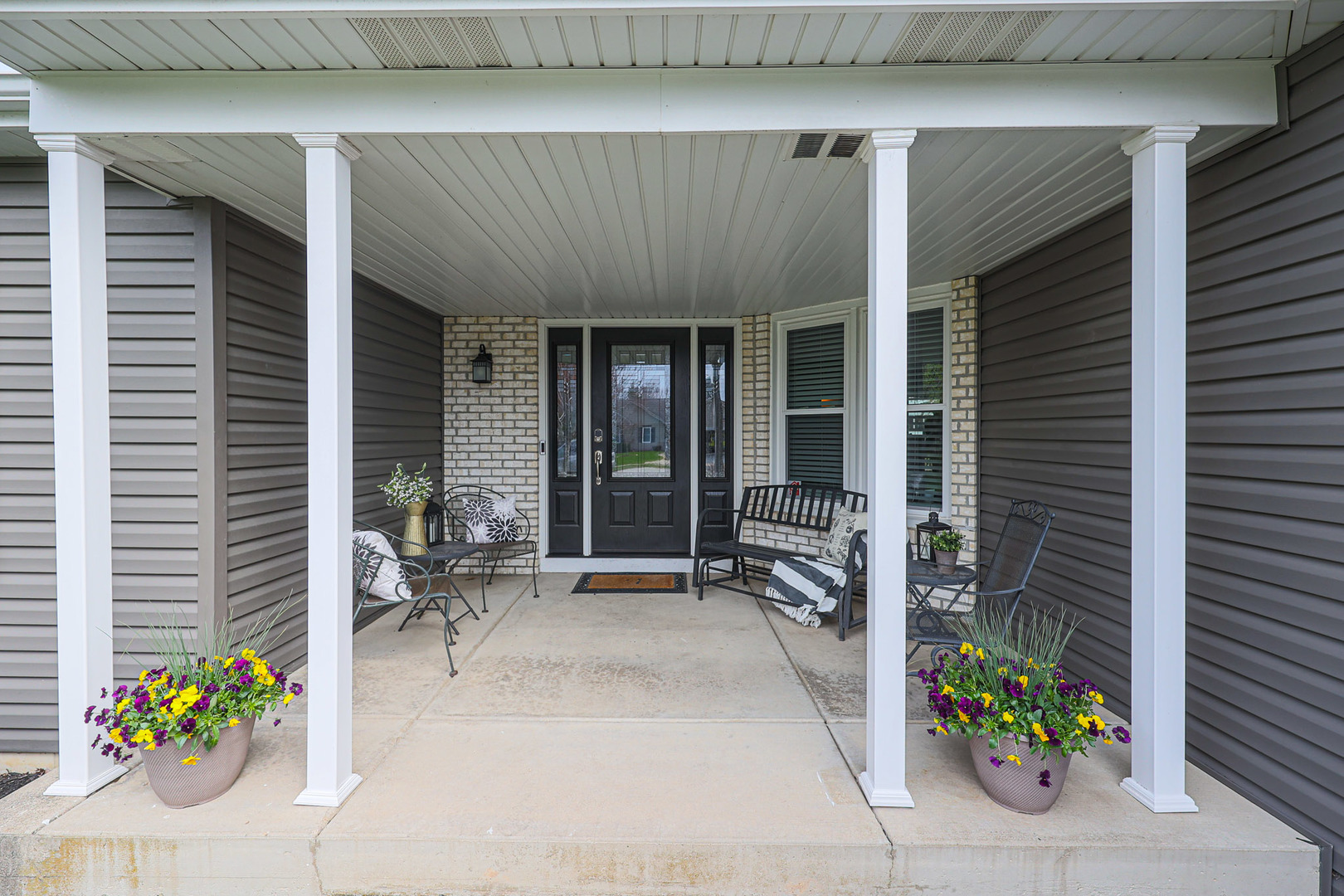 Property Photo: 135 Cinderford Drive IL 60543