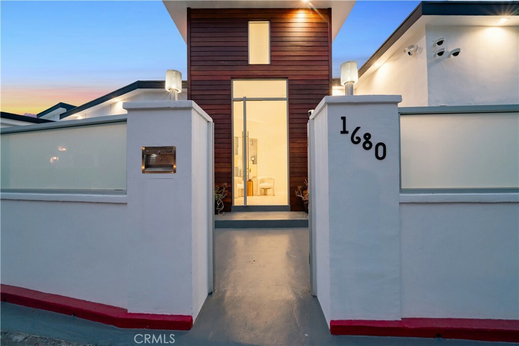 Property Photo: 1680 Summitridge Drive CA 90210