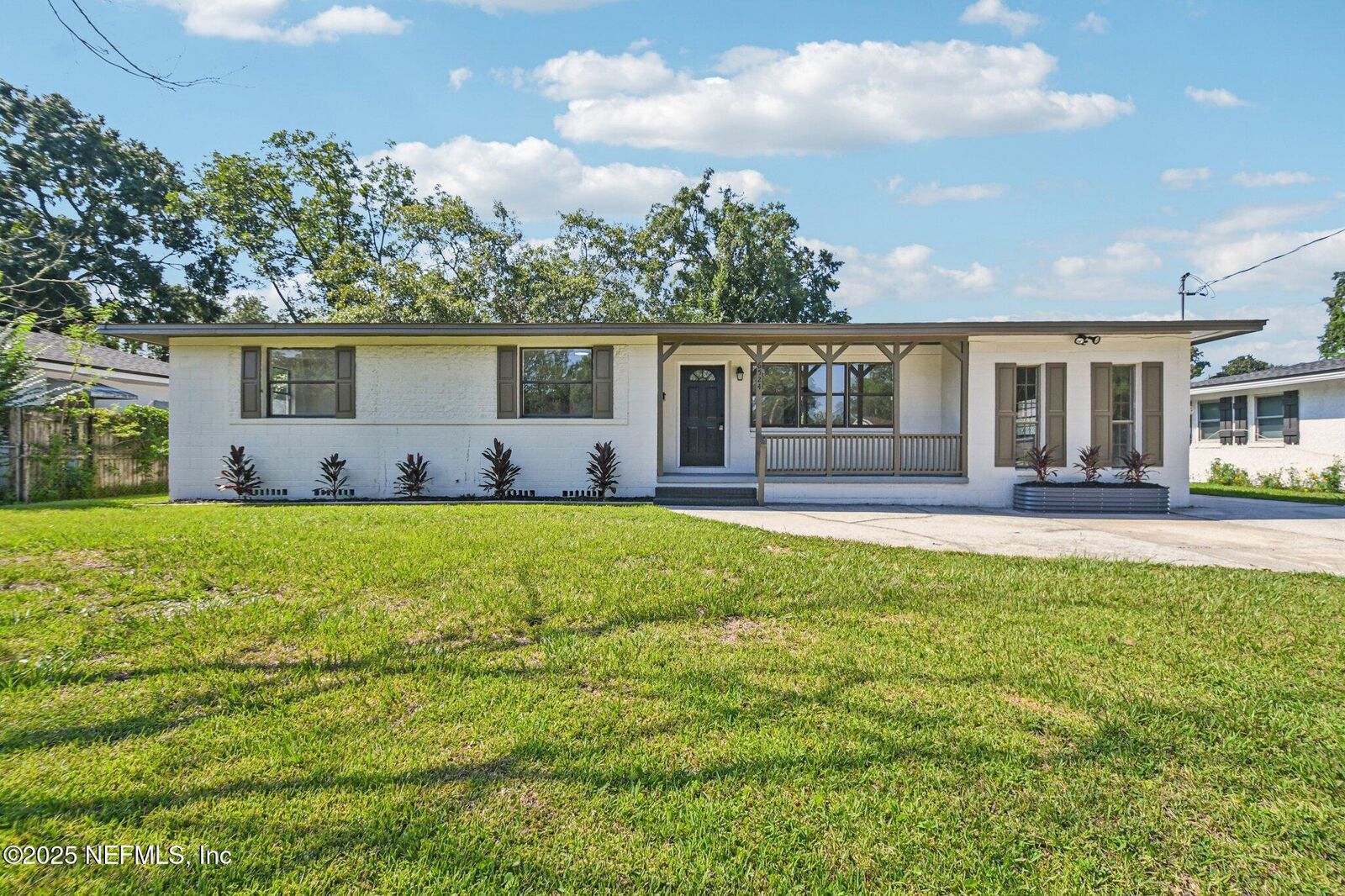 Property Photo:  6524 Solandra Drive  FL 32210 