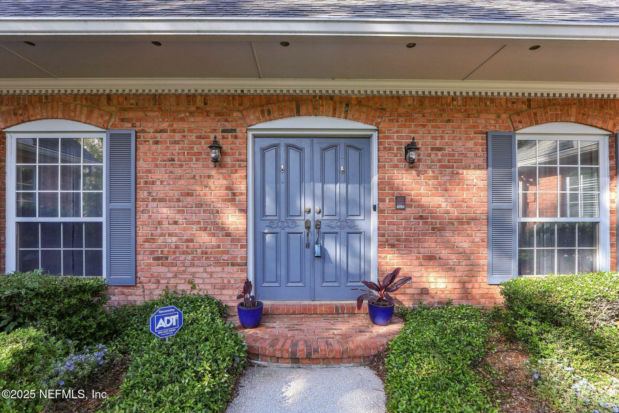 Property Photo: 2942 Mandarin Hollow Drive FL 32257