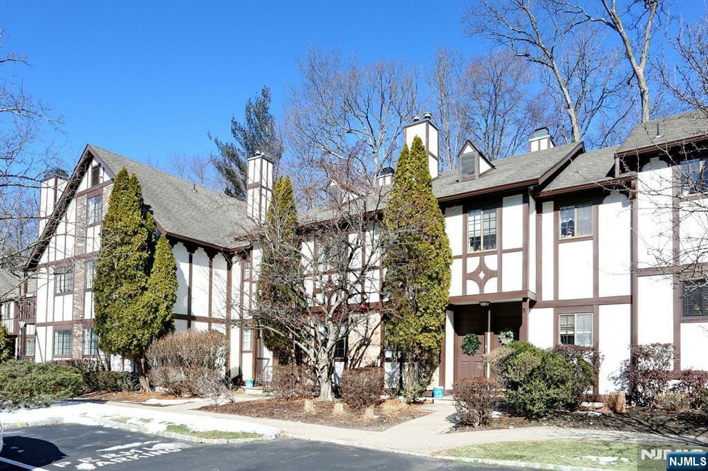 Property Photo: 605 Mark Twain Way NJ 07430